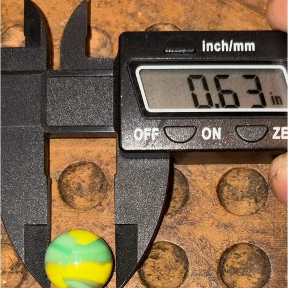 Vintage Akro Agate Aqua Yellow Corkscrew Marble UV Reactive 0.63
